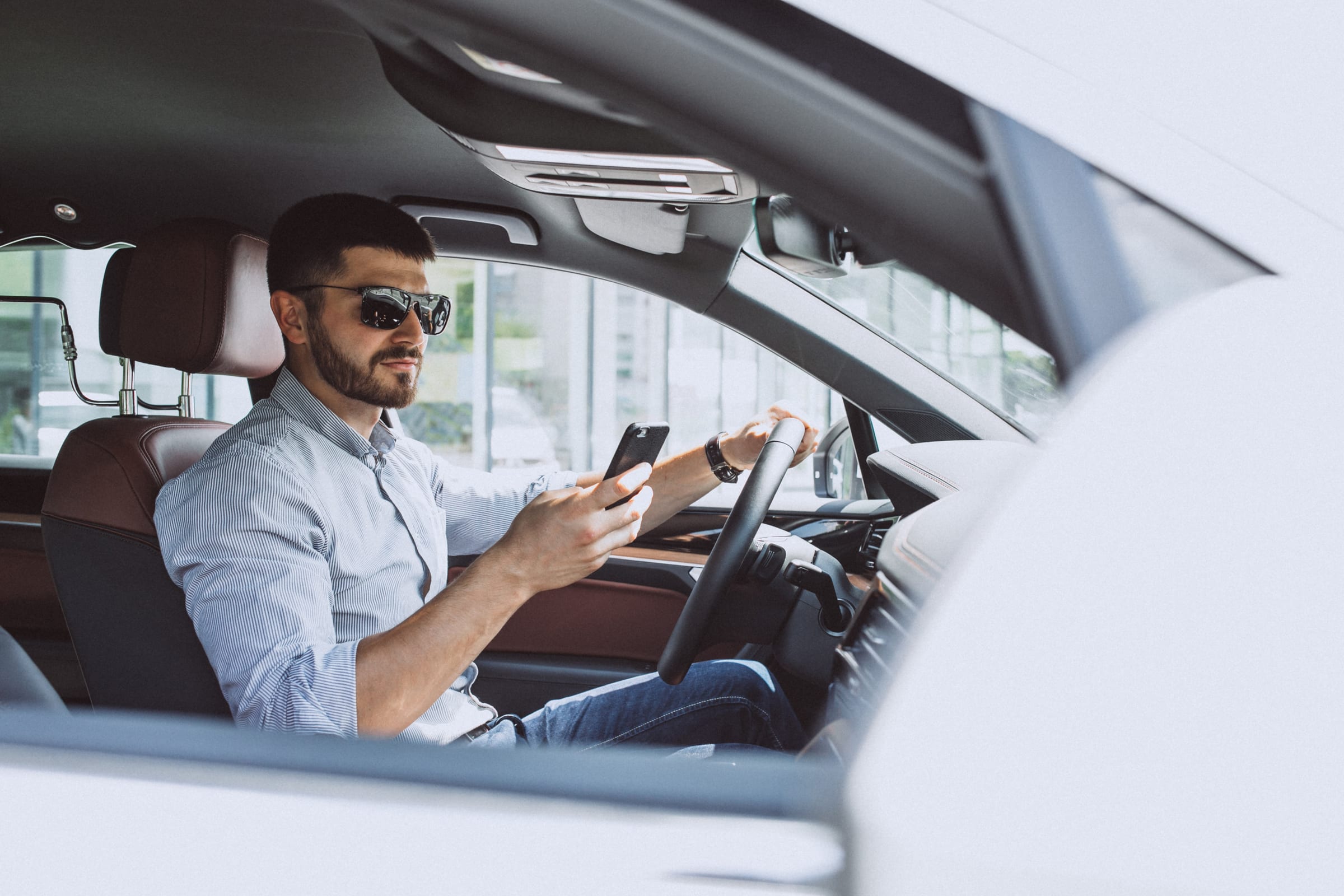 RESPONSIBLE DRIVING: A GUIDE TO AVOID PHONE HANDLING